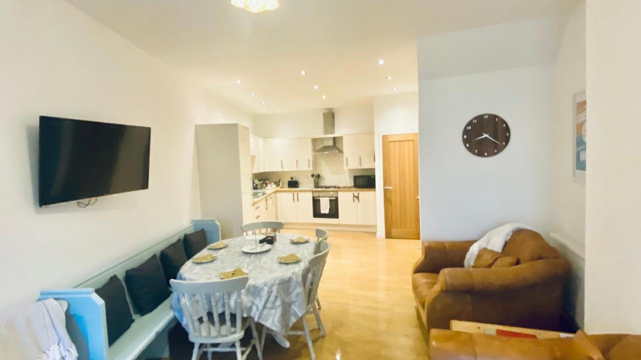 The Bonting Beautiful Three Bed Townhouse Near Harbour And Beach 토키 외부 사진