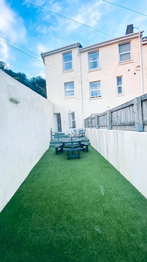 The Bonting Beautiful Three Bed Townhouse Near Harbour And Beach 토키 외부 사진