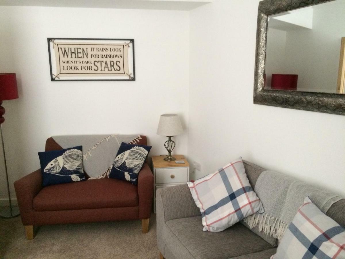 The Bonting Beautiful Three Bed Townhouse Near Harbour And Beach 토키 외부 사진