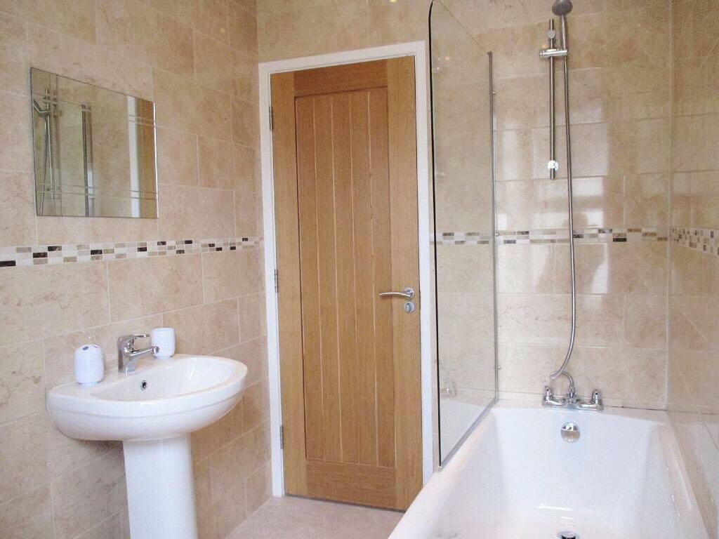 The Bonting Beautiful Three Bed Townhouse Near Harbour And Beach 토키 외부 사진